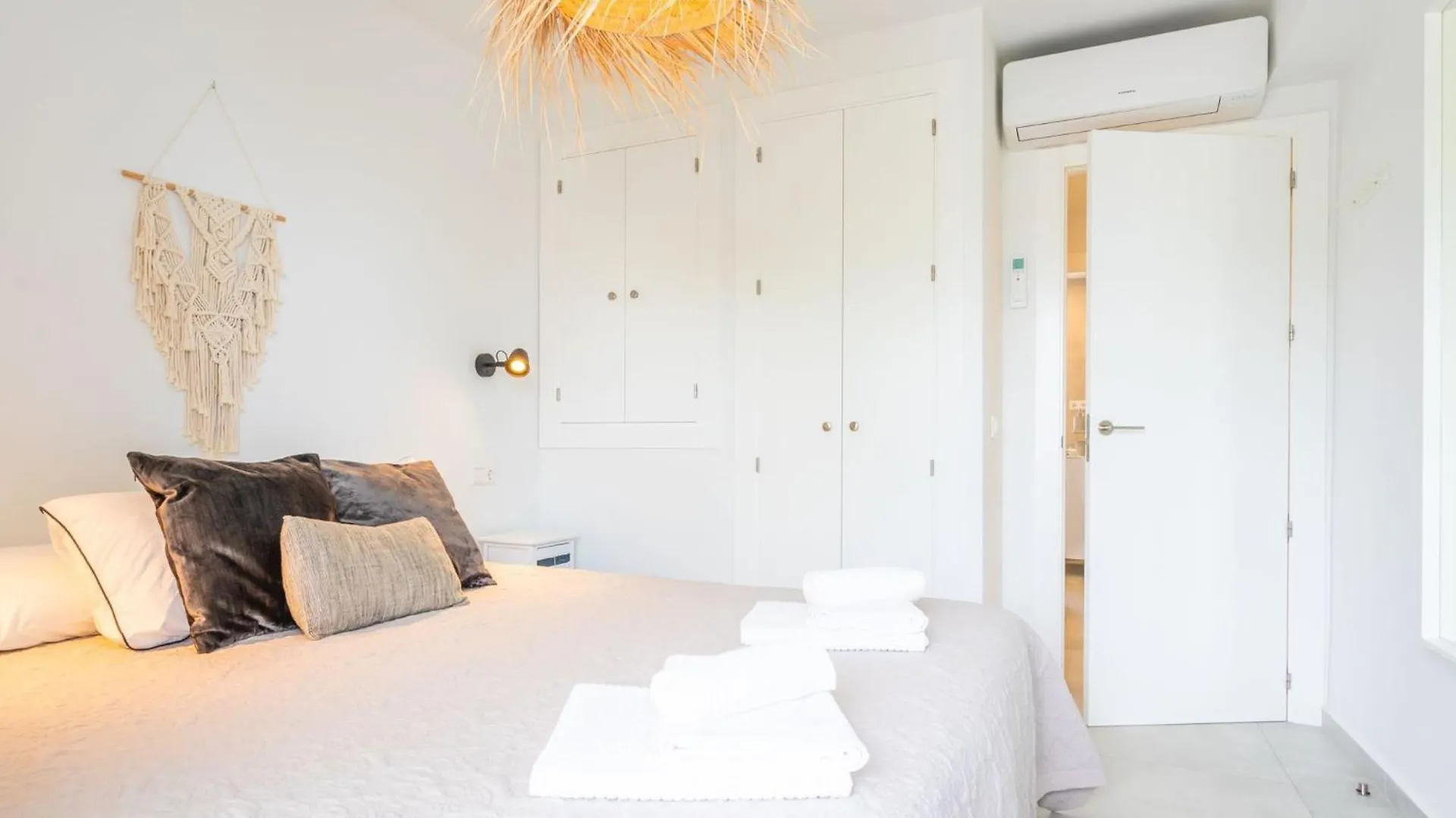 La Cala Beach Home - Beachfront Few Steps Away From Sandy Beach La Cala De Mijas Holiday home